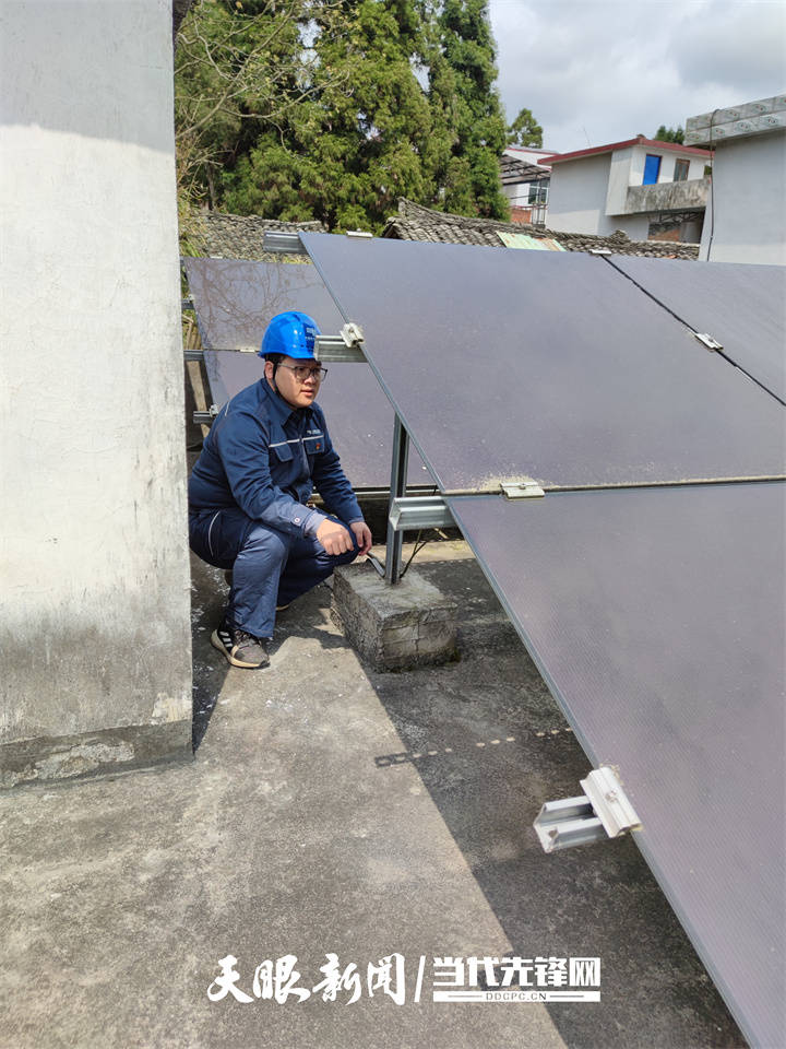 蔡永翔：以光為筆<strong></p>
<p>光繪機(jī)</strong>，繪就鄉(xiāng)村振興新畫卷:光繪機(jī)