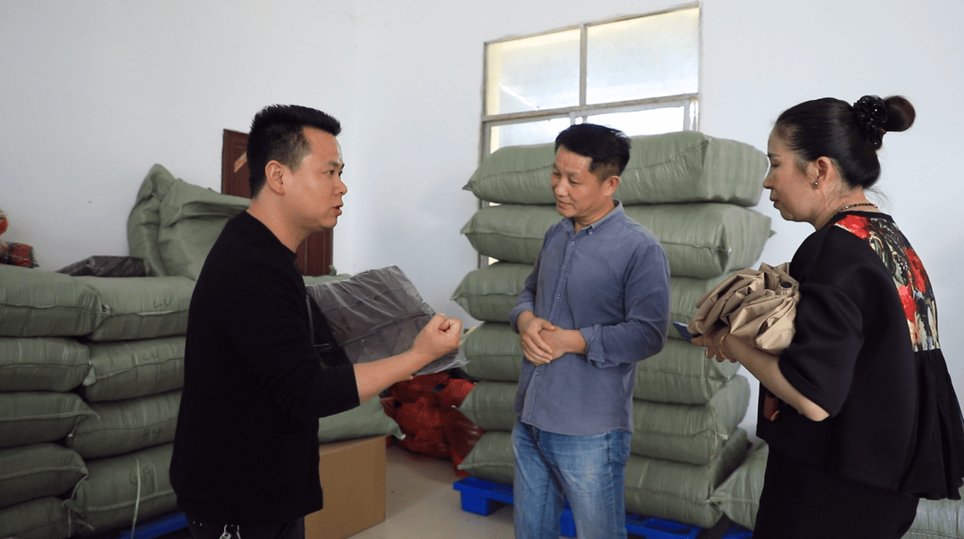 江永縣向光村駐村工作隊：黨建領航 繪就鄉(xiāng)村振興新圖景:光繪機